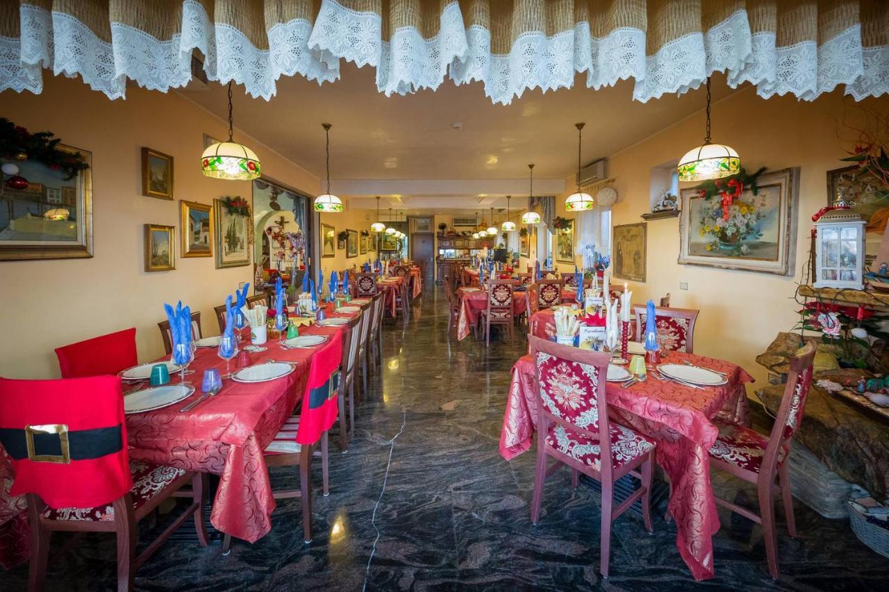 Albergo Ristorante Fabrizio Caorle Exterior foto